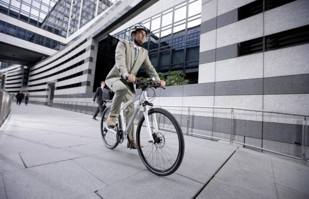 Mobilität in Deutschland - Weniger junge Autobesitzer und mehr Fahrradfahrer