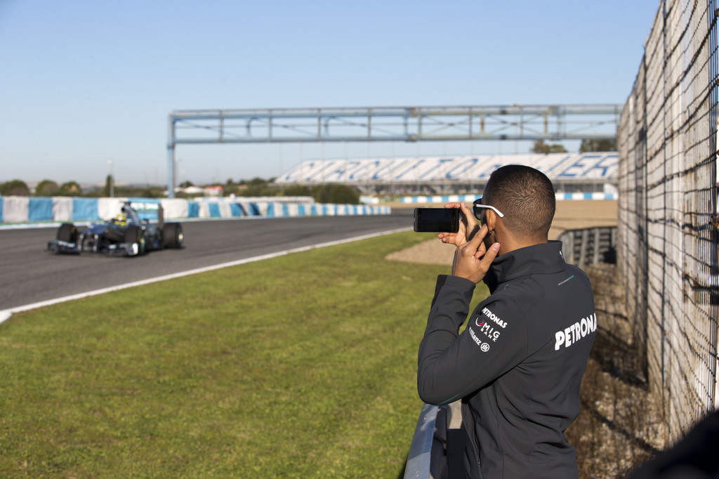 Neuer Silberpfeil F1 W04 in Jerez vorgestellt