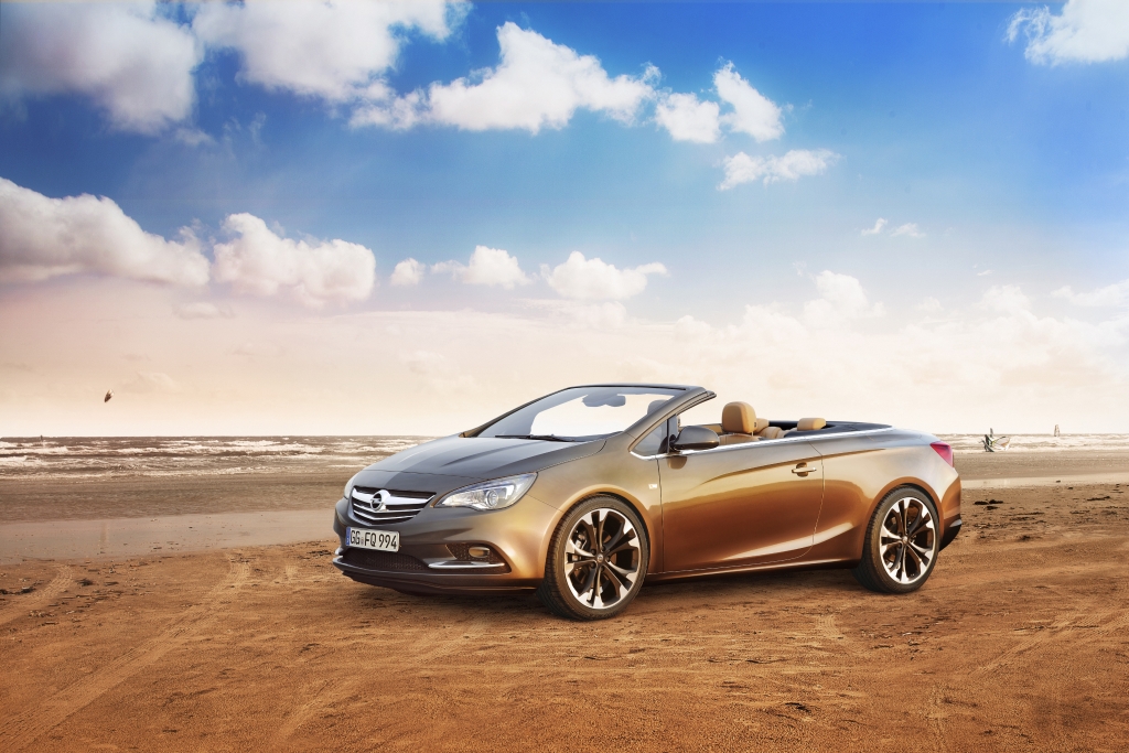 Opel Cascada: Viersitziges Mittelklasse-Cabrio mit Stoffverdeck feiert Premiere in Genf