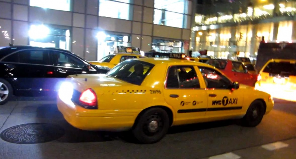 Polizeiwagen als Taxi getarnt - Bild: Youtube