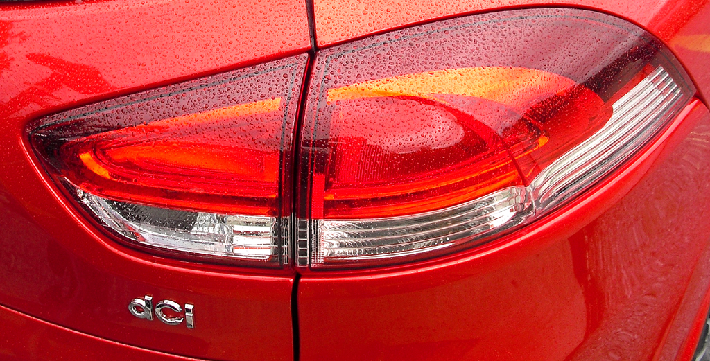 Renault Clio Grandtour: Moderne Leuchteinheit hinten ... 