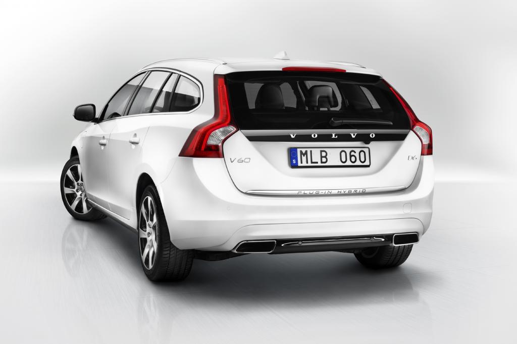 Technisches Highlight der 60er-Modellreihe ist das weltweit erste Plug-in-Fahrzeug mit einer Diesel-/Elektromotor-Kombination