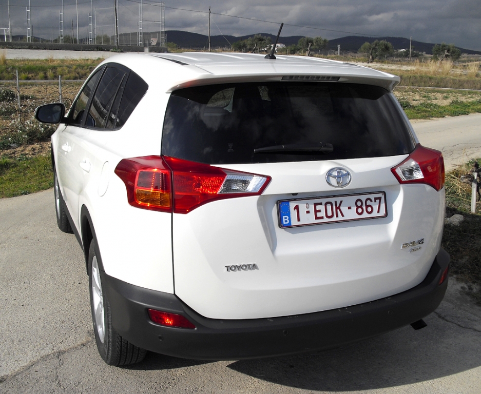 Toyota RAV4: Blick auf die Heckpartie.