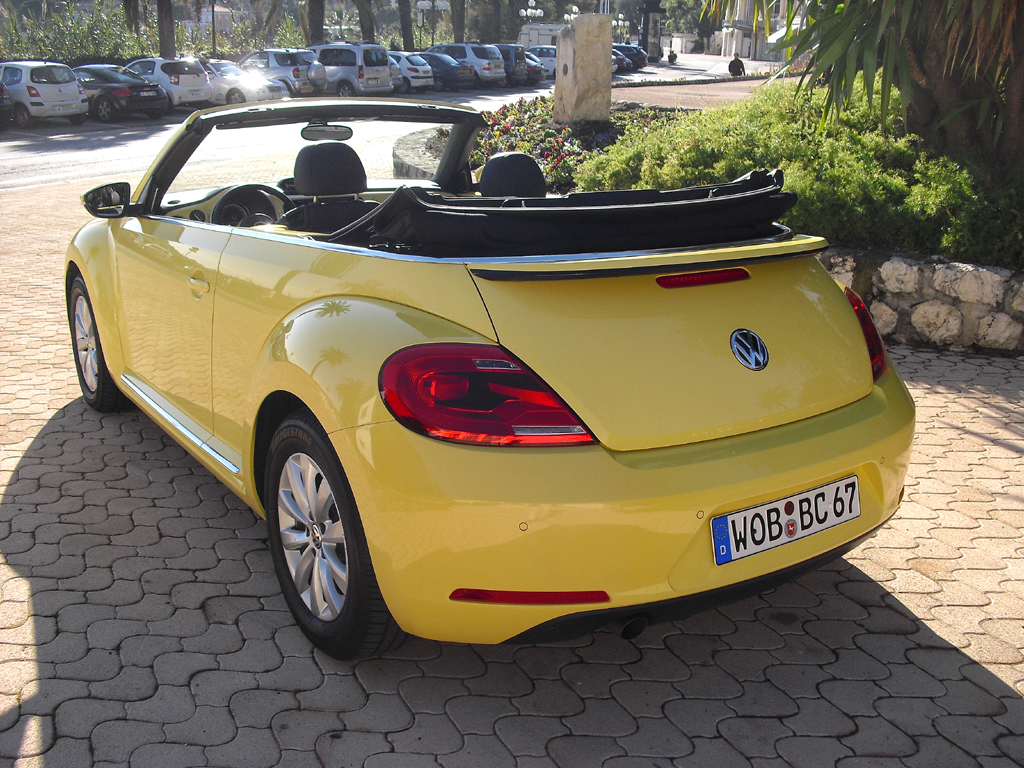 VW Beetle Cabrio: Blick auf die Heckpartie. 