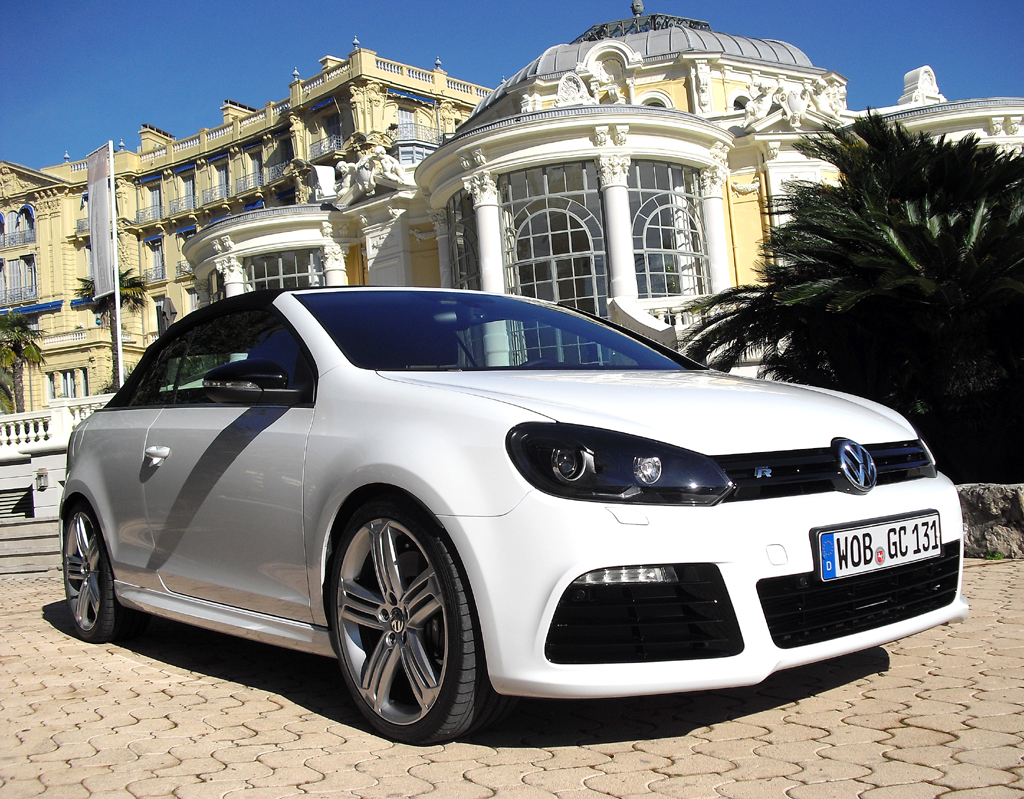 VW Golf R Cabrio: ... und so, wenn das Verdeck geschlossen ist.