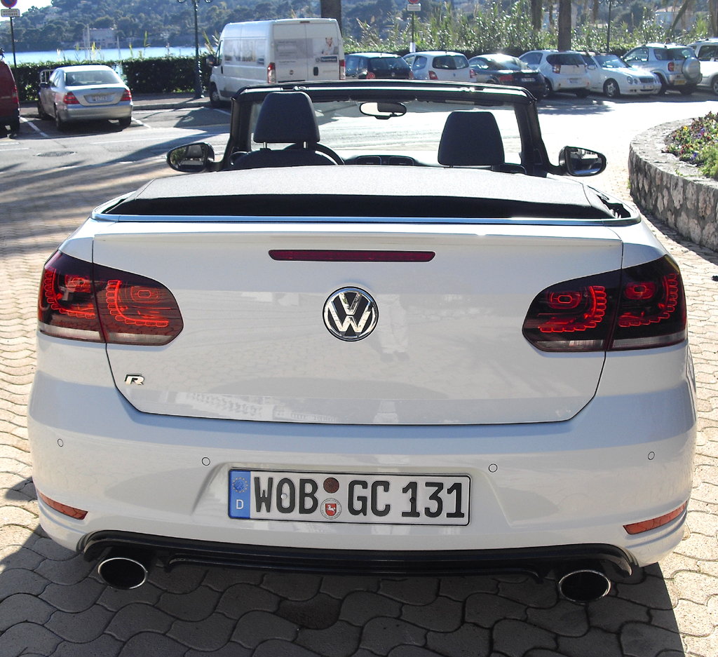 VW Golf R Cabrio: Blick auf die Heckpartie. 