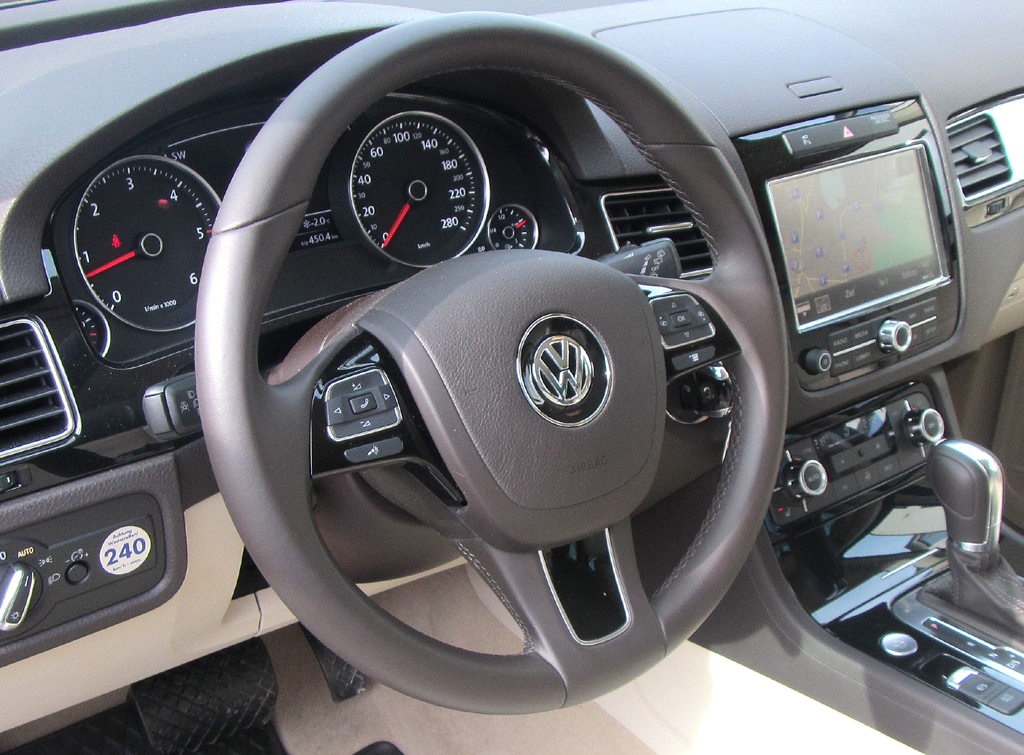 VW Touareg: Blick ins Cockpit.