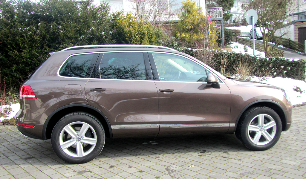 VW Touareg: Und so sieht das luxuriöse Oberklasse-SUV-Modell von der Seite aus.