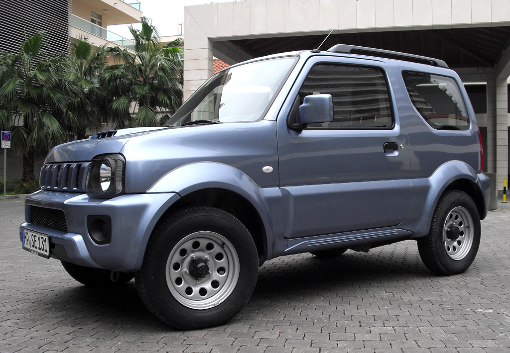 ... der kernige Jimny-Allradler und ...