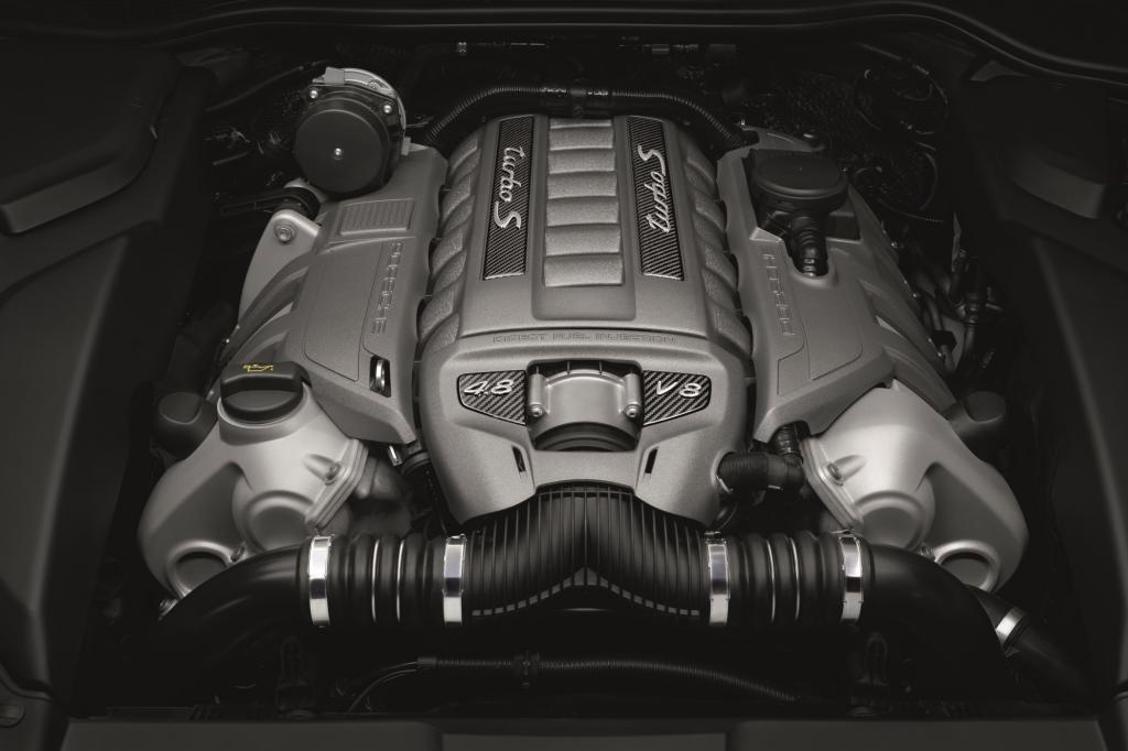 4,8-Liter-V8-Benziner mit Bi-Turbo, 405 kW/550 PS