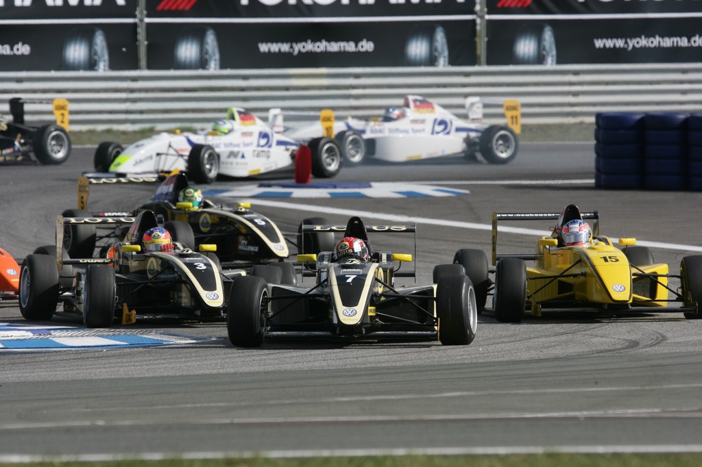ADAC-Formel-Masters startet in Oschersleben