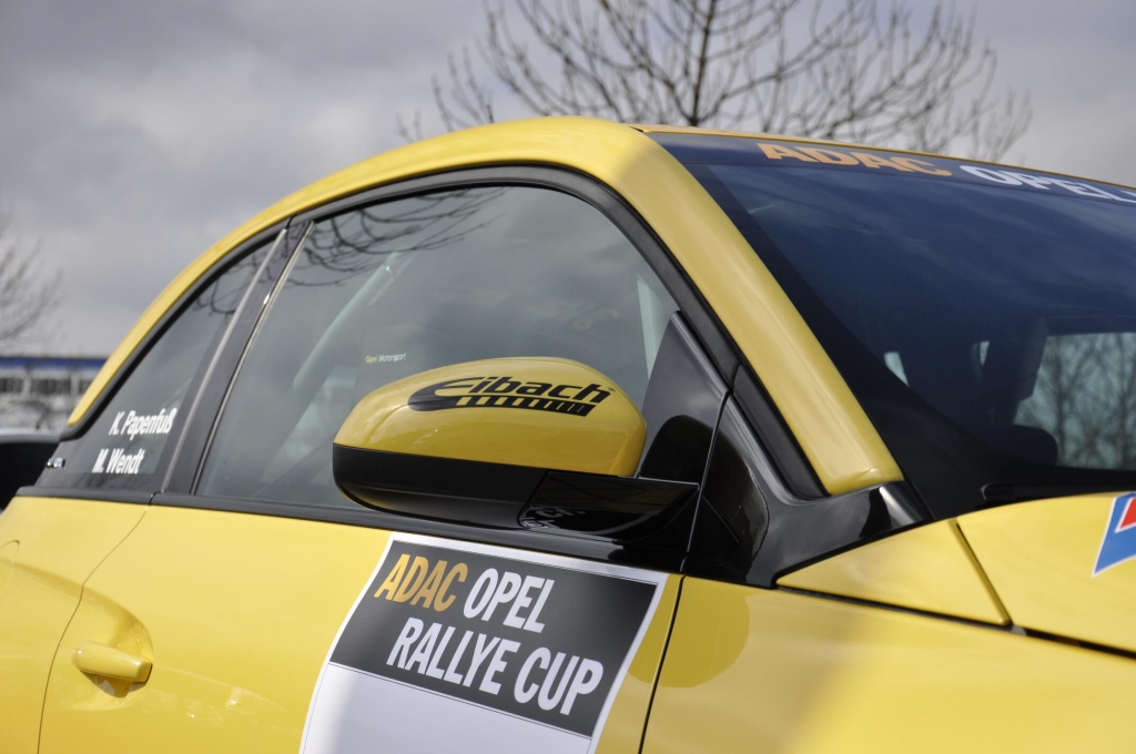 ADAC Opel Rallye Cup: 24 Opel Adam an Fahrerteams übergeben