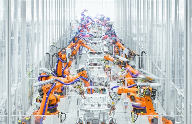 Audi bietet Führungen durch Karosseriebau an