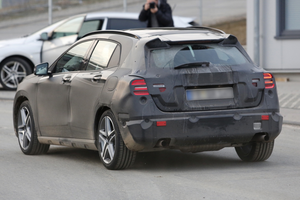 Erwischt: Erlkönig Mercedes GLA 45 AMG – Mehr Off-Road Power 