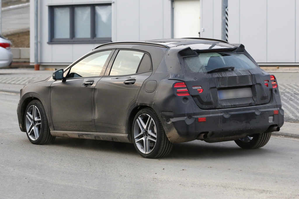 Erwischt: Erlkönig Mercedes GLA 45 AMG – Mehr Off-Road Power 
