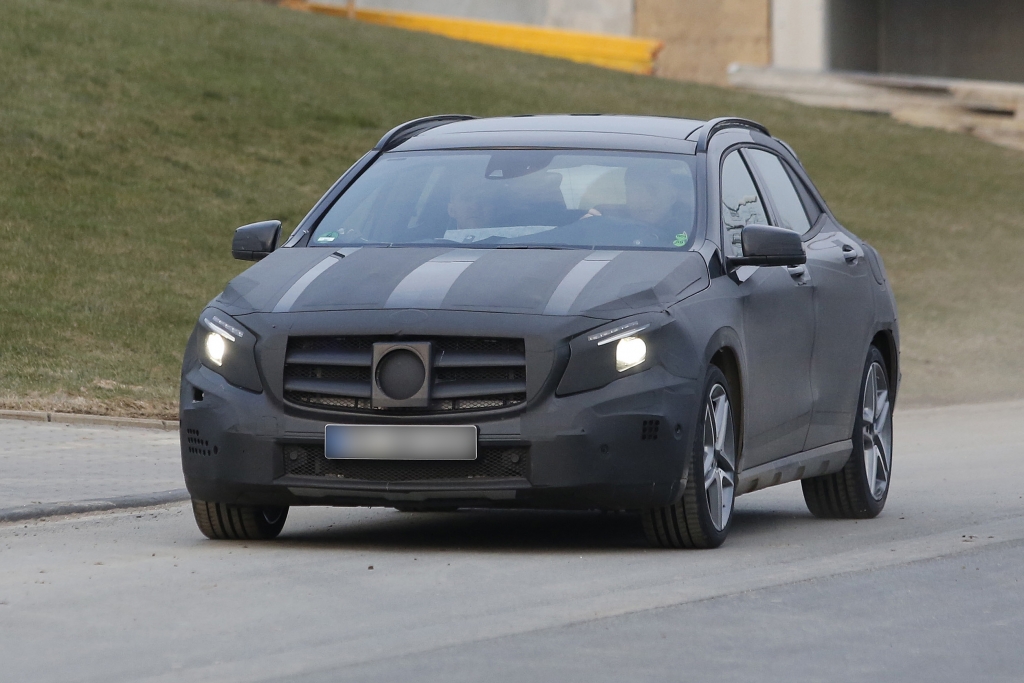 Erwischt: Erlkönig Mercedes GLA 45 AMG – Mehr Off-Road Power 
