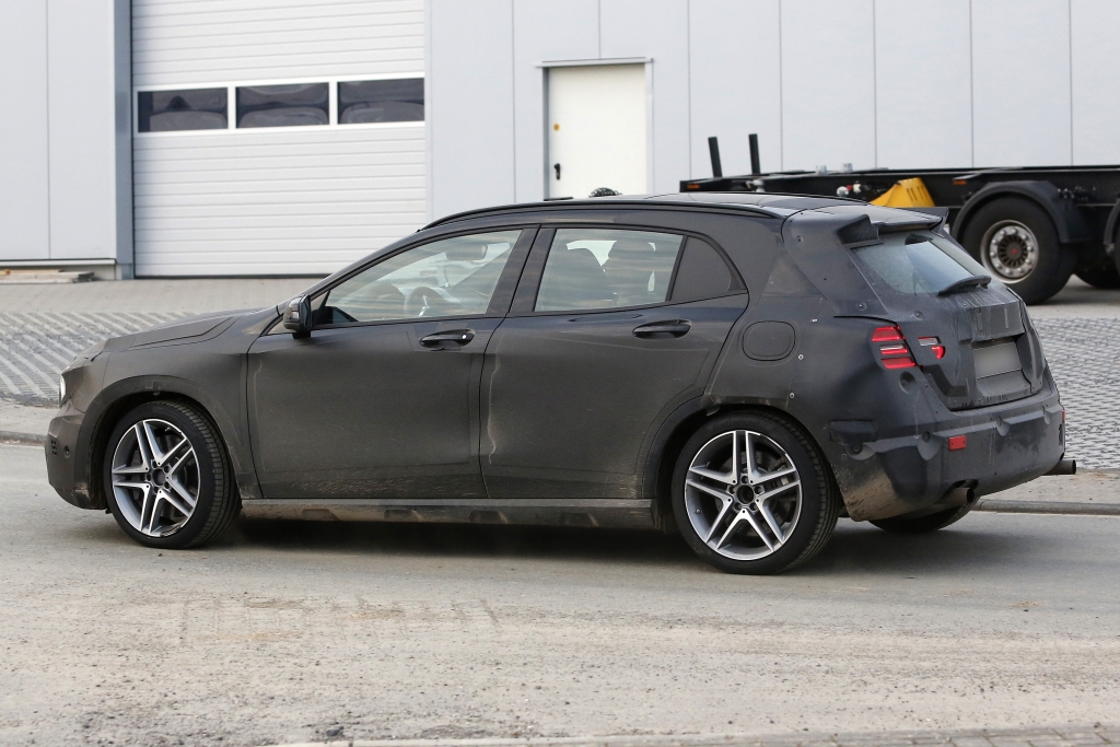 Erwischt: Erlkönig Mercedes GLA 45 AMG – Mehr Off-Road Power 