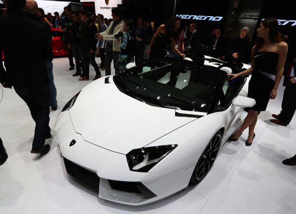 Fahrspaß und Luxusautos, hier Lamborghini, sind gefragt. 