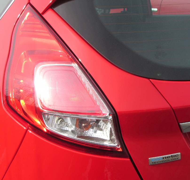 Ford Fiesta: Moderne Leuchteinheit hinten.