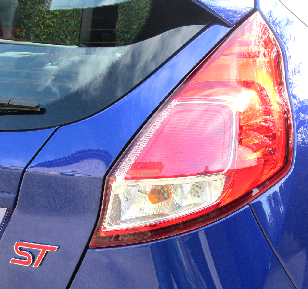 Ford Fiesta ST: Moderne Leuchteinheit hinten mit dem Modellkürzel. 