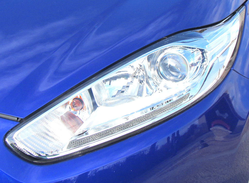 Ford Fiesta ST: Moderne Leuchteinheit vorn. 