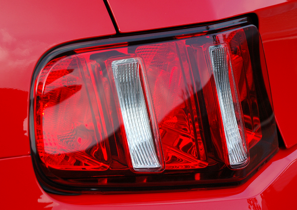 Ford Mustang: Moderne Leuchteinheit hinten. 