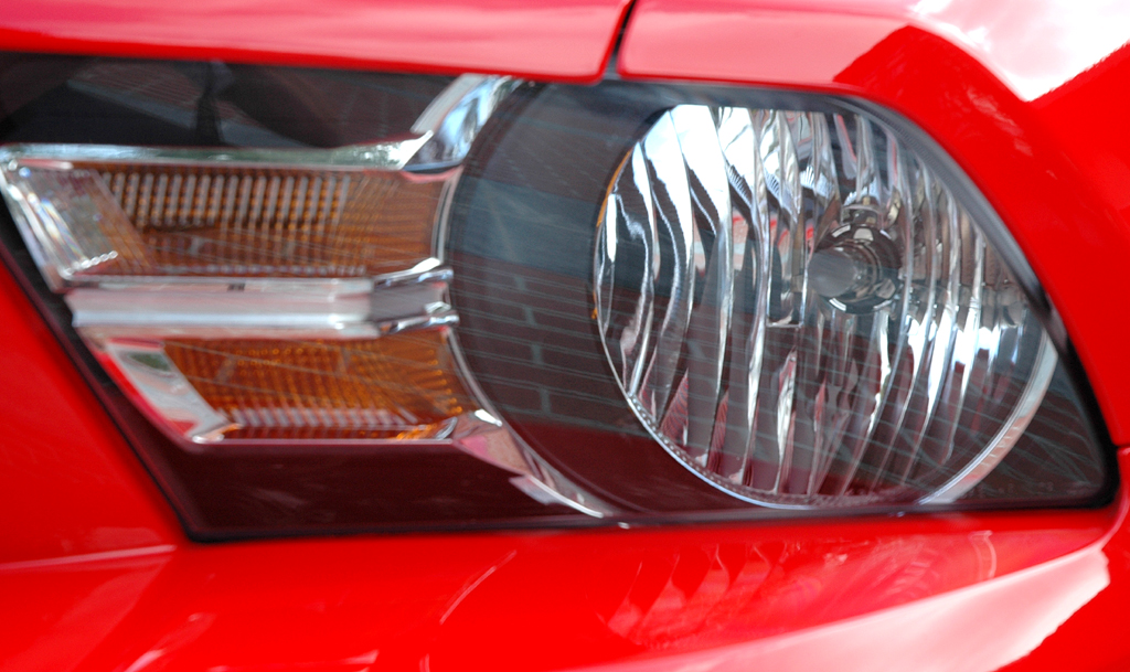Ford Mustang: Moderne Leuchteinheit vorn. 
