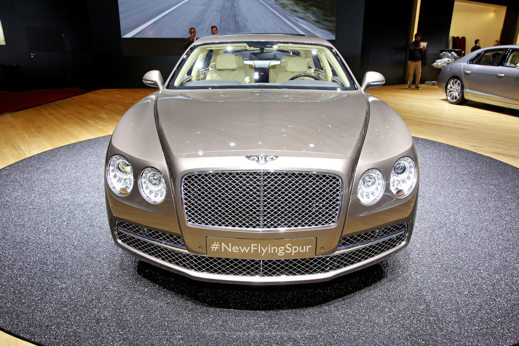 Genf 2013: Bentley Flying Spur schafft 322 km/h