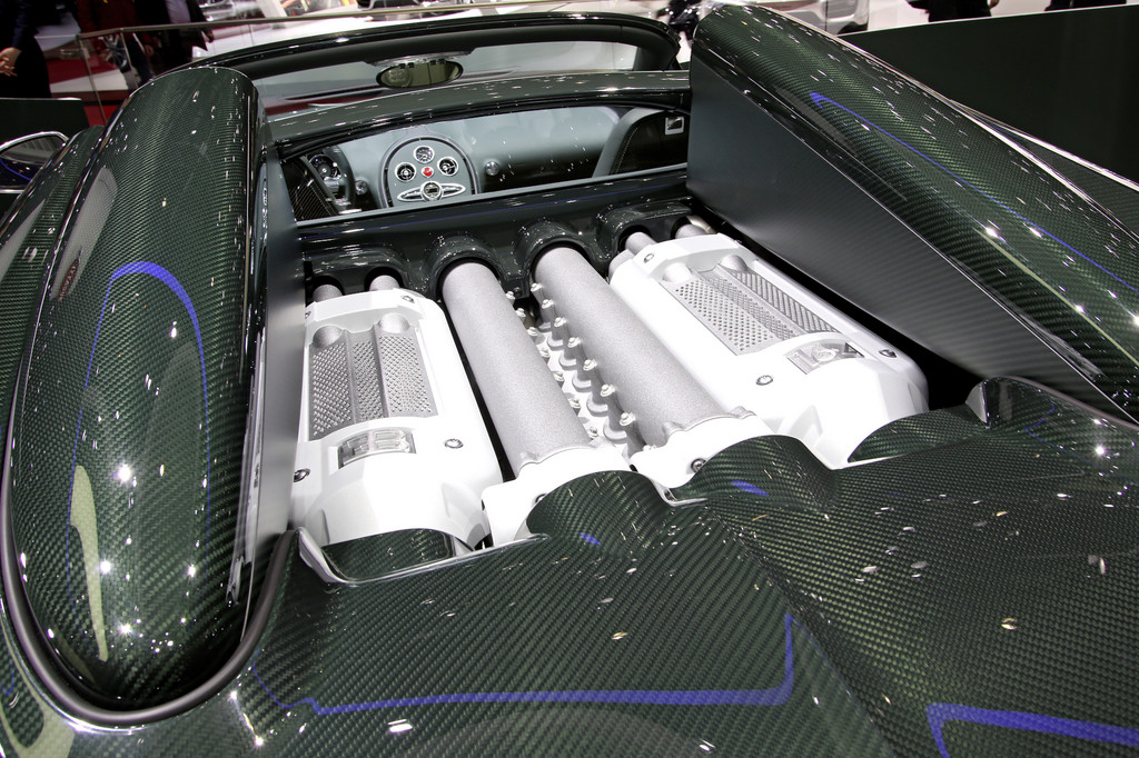 Genf 2013: Bugatti bringt drei Carbon-Roadster mit