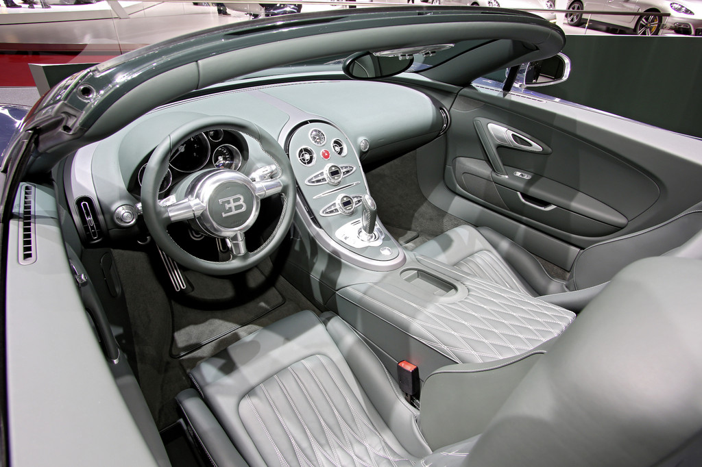 Genf 2013: Bugatti bringt drei Carbon-Roadster mit
