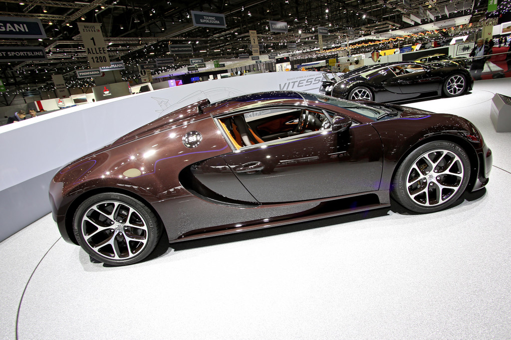 Genf 2013: Bugatti bringt drei Carbon-Roadster mit