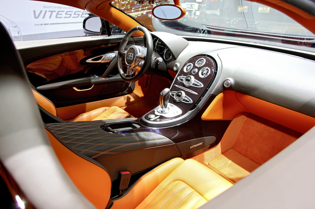 Genf 2013: Bugatti bringt drei Carbon-Roadster mit