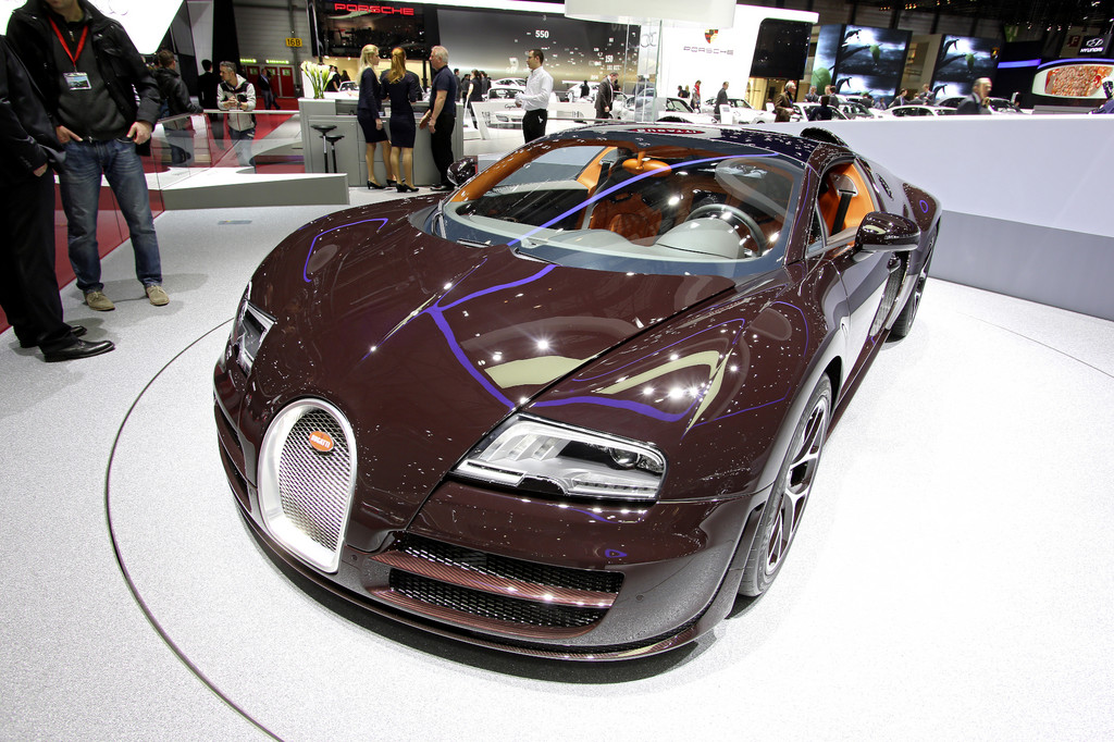 Genf 2013: Bugatti bringt drei Carbon-Roadster mit