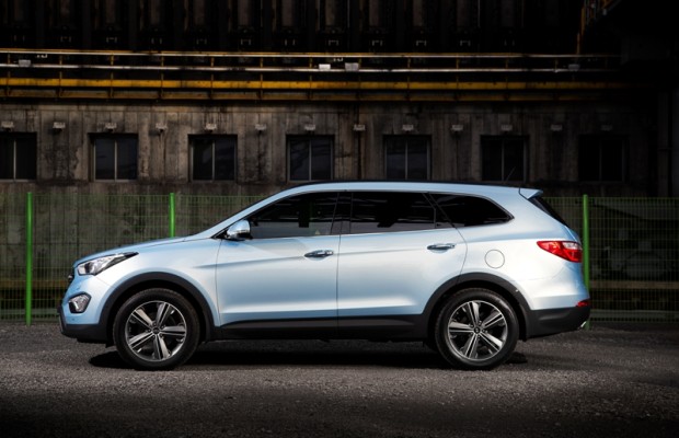 Genf 2013: Hyundai feiert Premiere des Grand Santa Fe, ix35 mit neuem Benziner und als FCEV Brennstoffzellenfahrzeug, Smartphone-Anwendungen