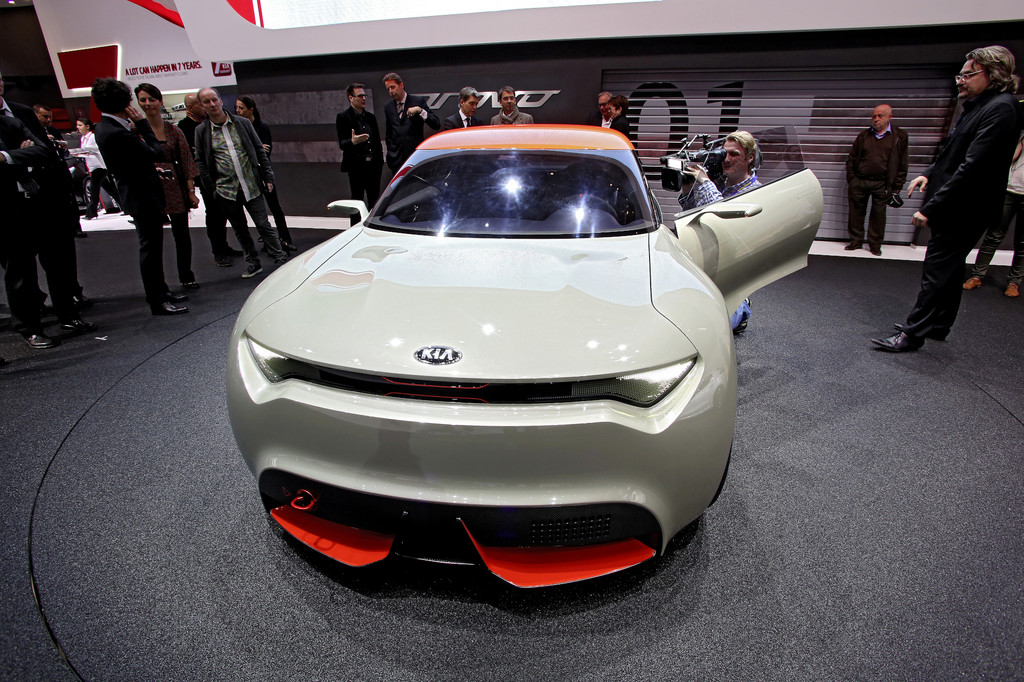 Genf 2013: Kia stellt Hybrid-Studie Provo vor