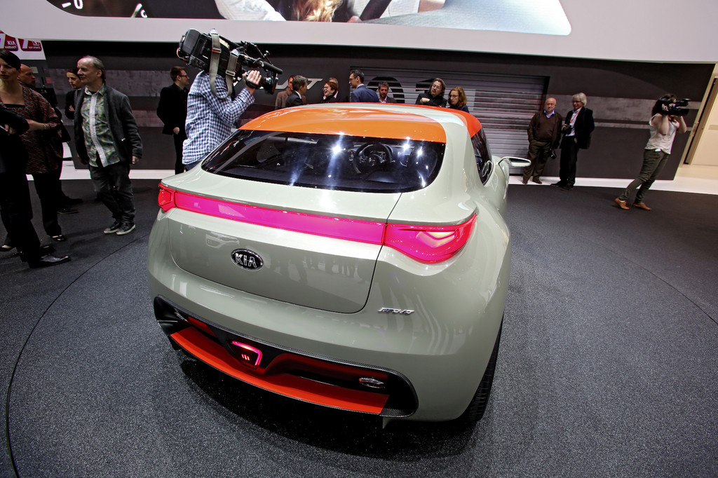 Genf 2013: Kia stellt Hybrid-Studie Provo vor