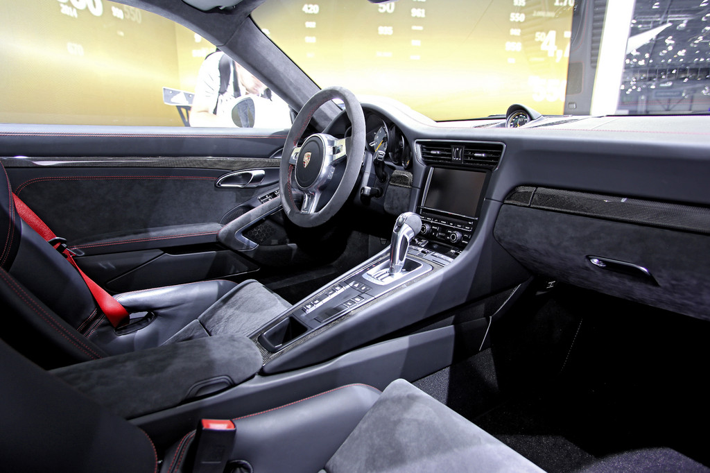 Genf 2013: Porsche 911 GT3 ist in 3,5 Sekunden auf Tempo 100