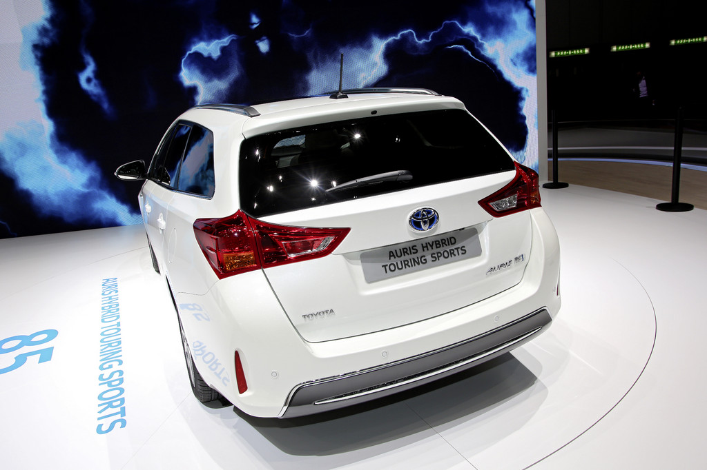 Genf 2013: Toyota Auris Touring Sports bietet über zwei Meter Ladelänge