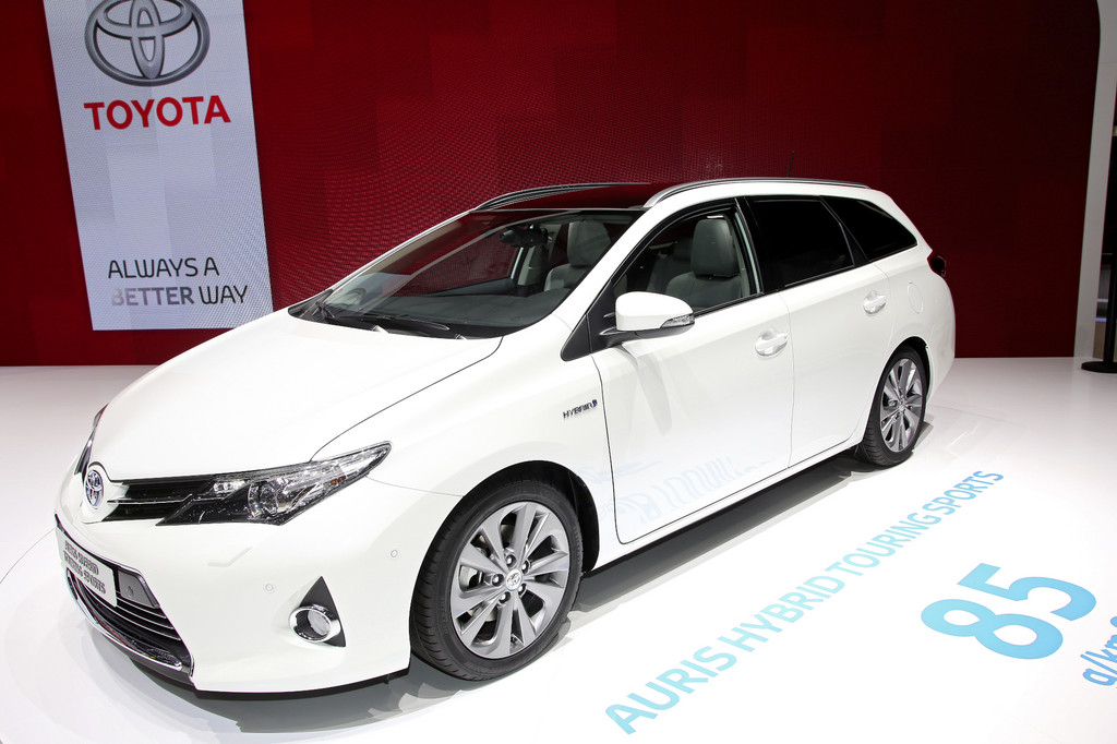 Genf 2013: Toyota Auris Touring Sports bietet über zwei Meter Ladelänge