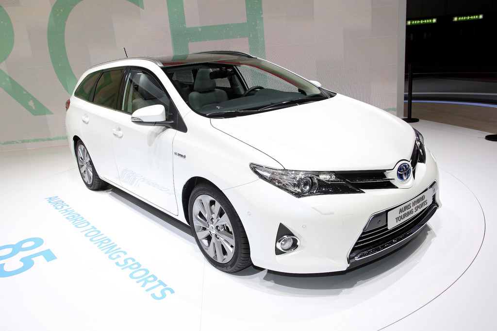 Genf 2013: Toyota Auris Touring Sports bietet über zwei Meter Ladelänge