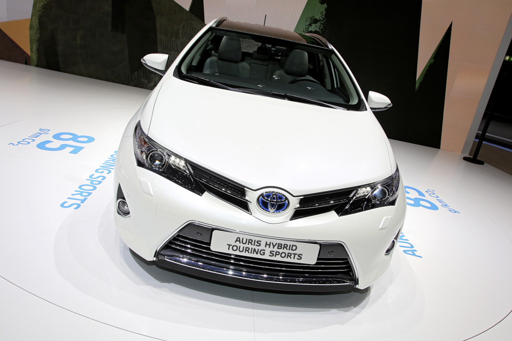Genf 2013: Toyota Auris Touring Sports bietet über zwei Meter Ladelänge