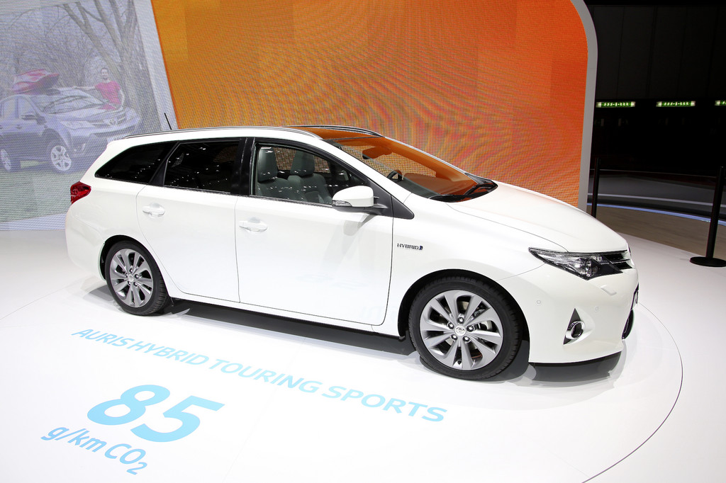 Genf 2013: Toyota Auris Touring Sports bietet über zwei Meter Ladelänge