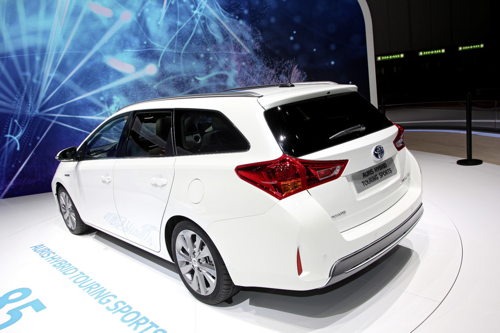 Genf 2013: Toyota Auris Touring Sports bietet über zwei Meter Ladelänge
