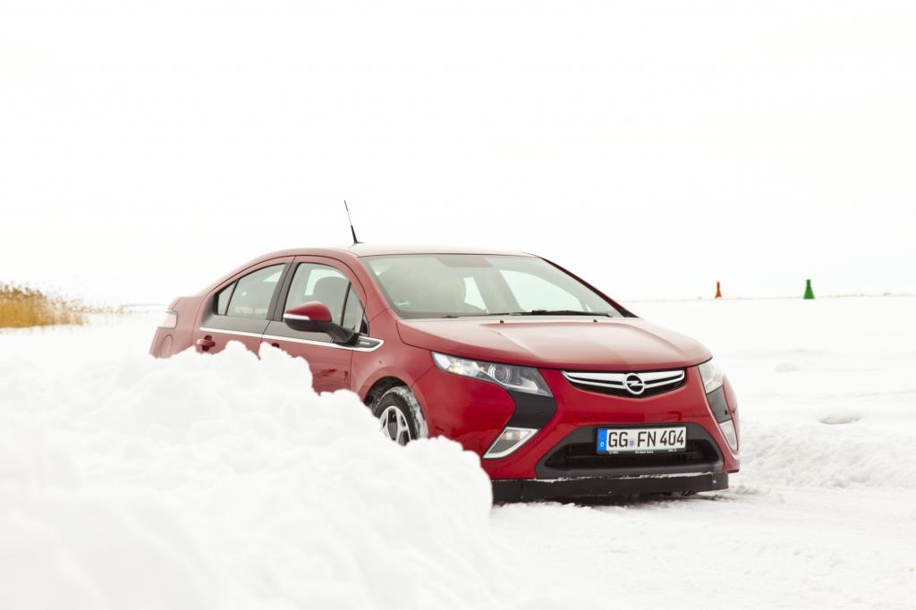 Hier fahren wir nun mit noch immer vollen Batterien reinelektrisch auf die östliche Ostsee
