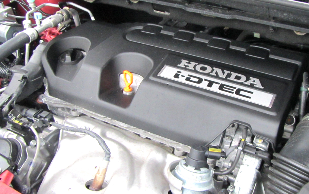 Honda CR-V: Blick unter die Haube auf den 2,2-Liter-Selbstzünder. 