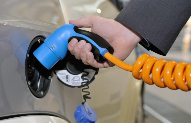 Italiens erste elektrische Autobahntankstelle eröffnet