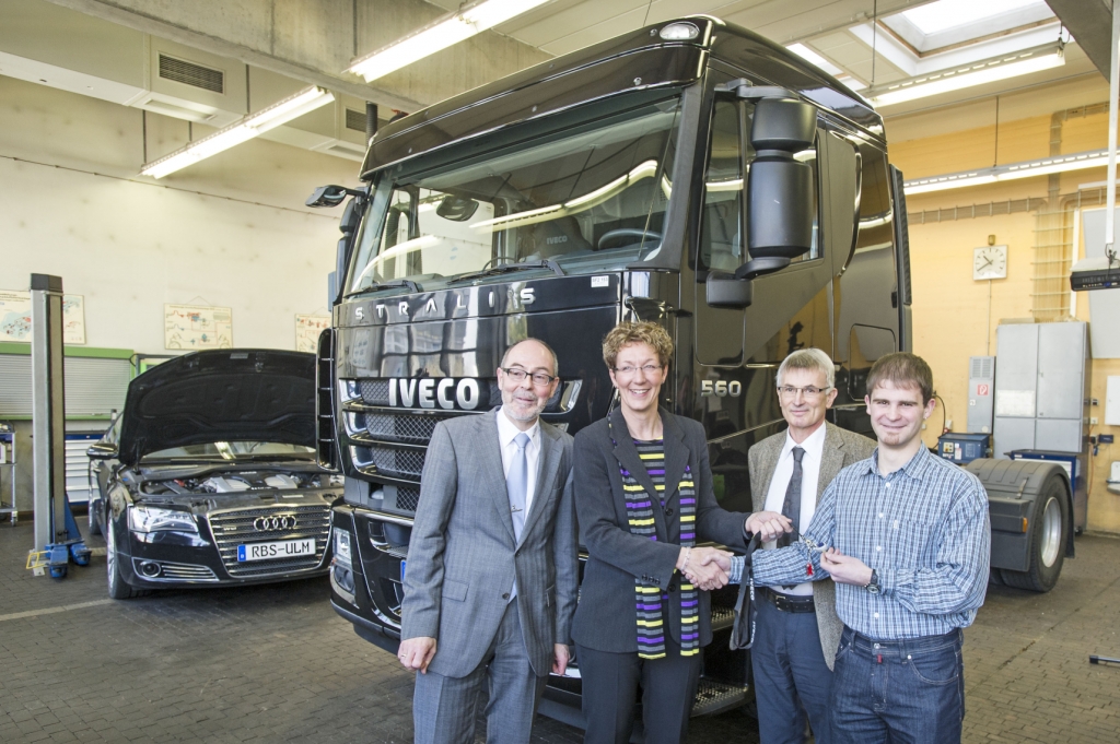 Iveco unterstützt die Robert-Bosch-Berufsschule in Ulm