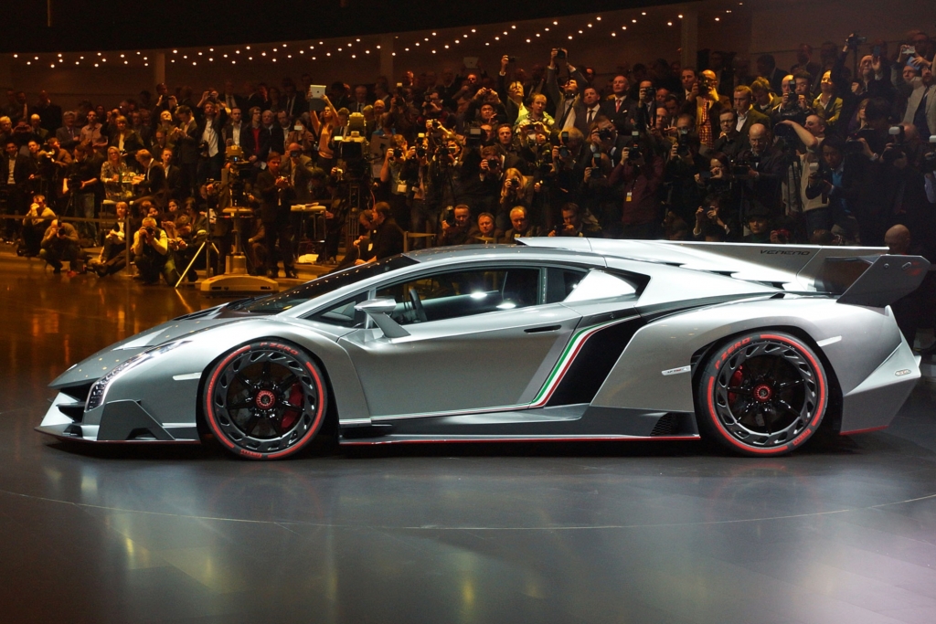 Lamborghini Veneno - Stier gewinnt