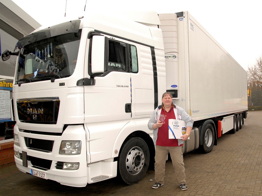 Lkw-Fahrer stoppt Geisterfahrer und ist 