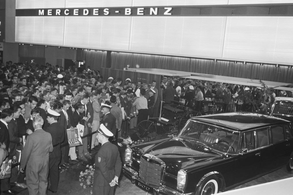 Mercedes-Benz 600 Weltpremiere auf der IAA